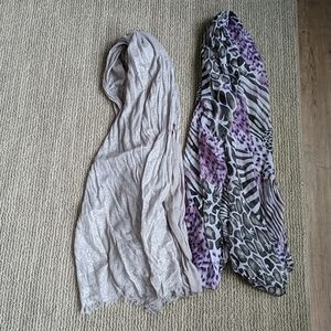 Bundle of 2 scarves
